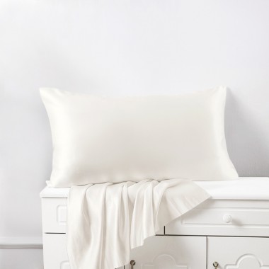 Ivory 22 Momme Mulberry Silk Pillowcase with Hidden Zipper for Sale
