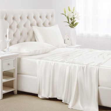 Ivory 22 Momme Mulberry Silk Sheet Set for Sale