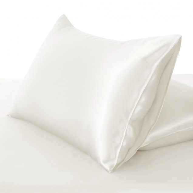 Two Piece Silk Gift Set Ivory Pillowcase & Eye Mask for Sale Two Piece Silk Gift Set Ivory Pillowcase & Eye Mask for Sale