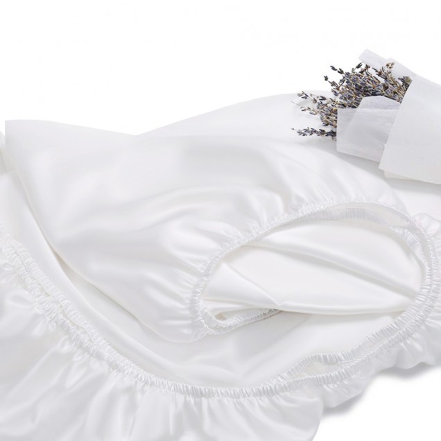 White 22 Momme Mulberry Silk Fitted Sheet for Sale